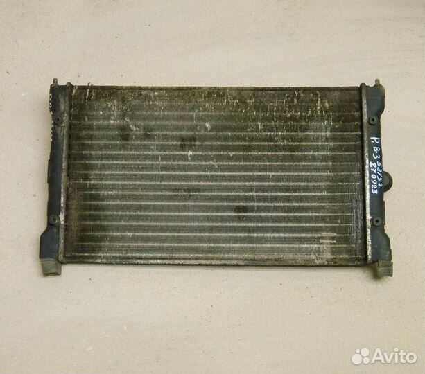 Радиатор охлаждения VW Passat B3 1.8 52x32