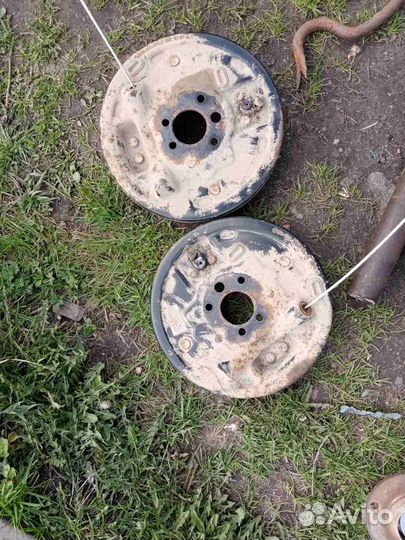 Щит задний тормозной левый, правый Skoda Rapid 1