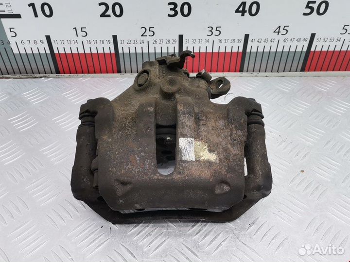 Суппорт передний левый для Peugeot-Citroen C5 1