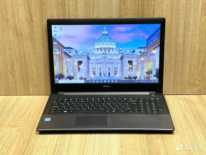 Ноутбук intel / 4 gb / Видео intel HD Graphics 2gb