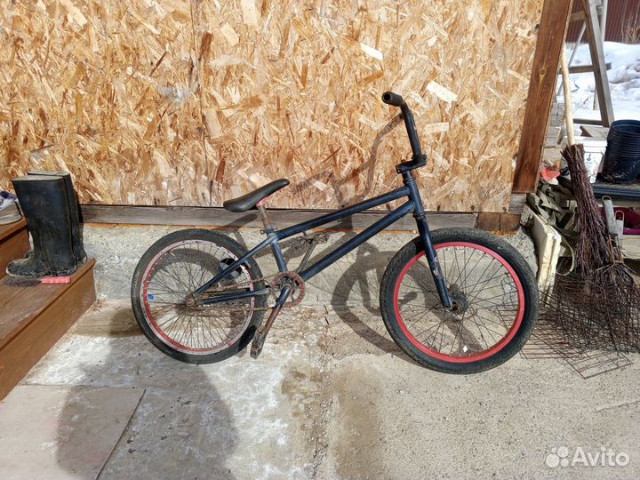 Трюковой велосипед BMX