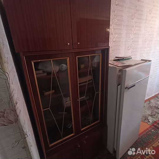 Книжный шкаф