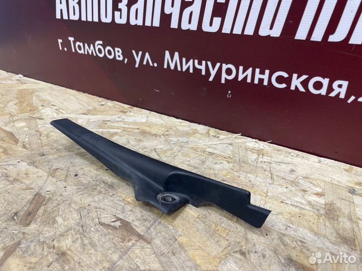 Накладка петли капота левая Renault Logan