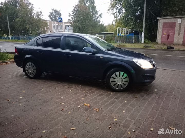 Opel Astra 1.6 МТ, 2011, 287 200 км
