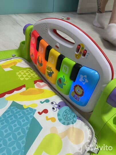 Развивающий коврик fisher price