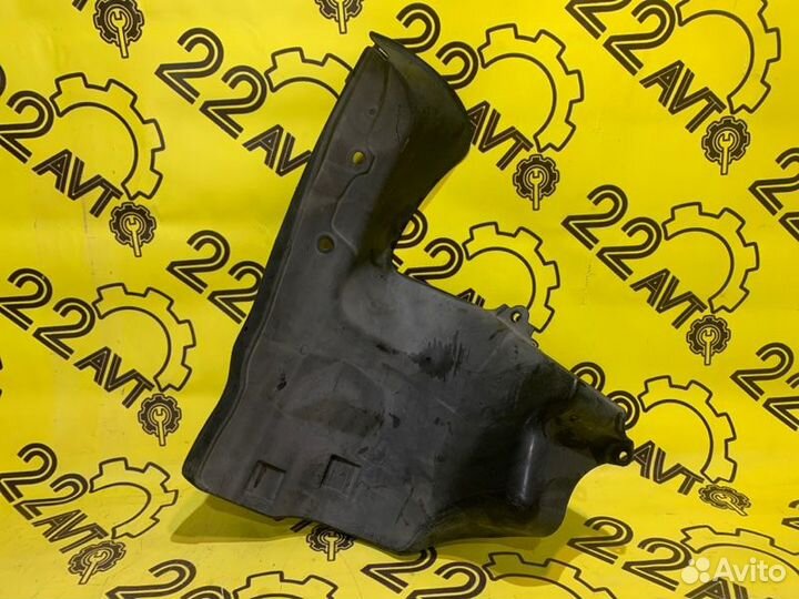 Подкрылок задний правый Toyota Harrier GSU30W