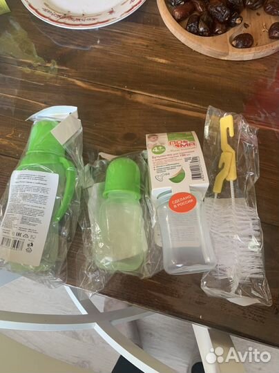 Бутылки для кормления и зетки для мытья
