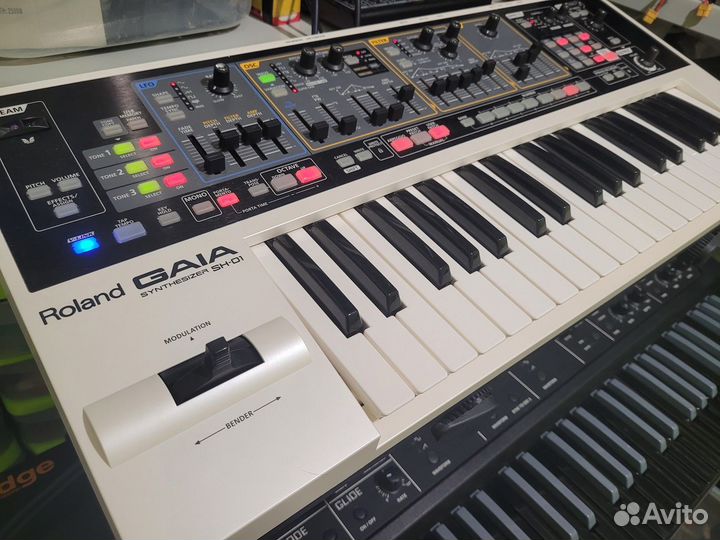 Виртуально-аналоговый синтезатор Roland SH-01 gaia