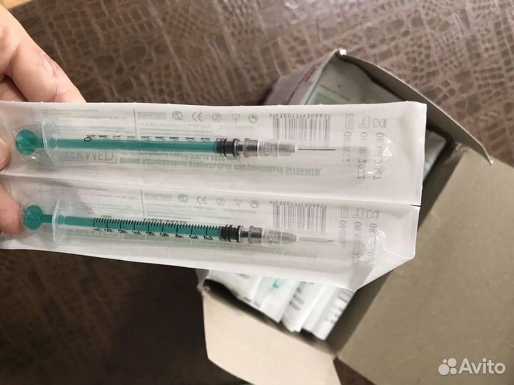 Инсулиновые шприцы и иглы