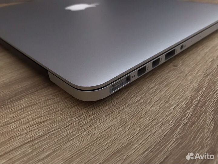 Macbook pro 13 2015 128/8 гб