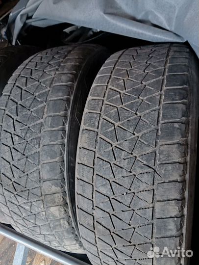 Bridgestone Blizzak DM-V2 235/60 R18