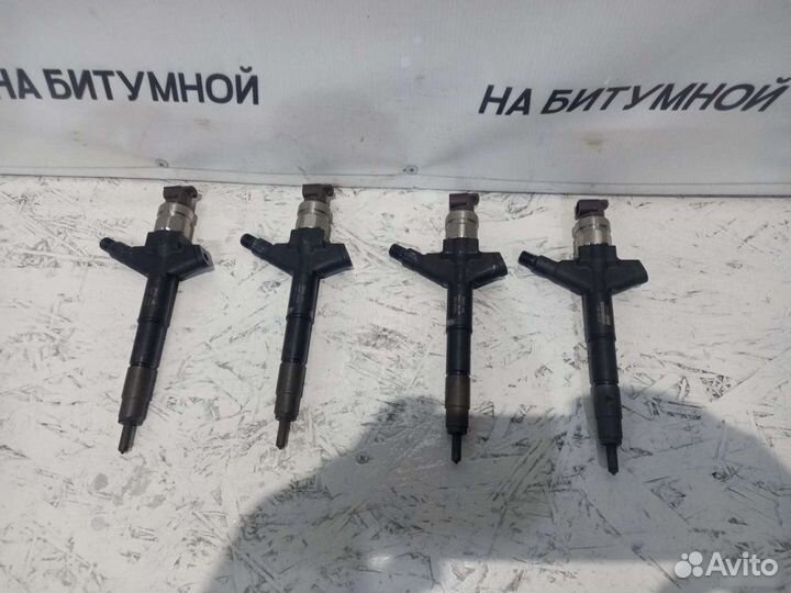 Топливная рампа (форсунки) Nissan Pathfinder