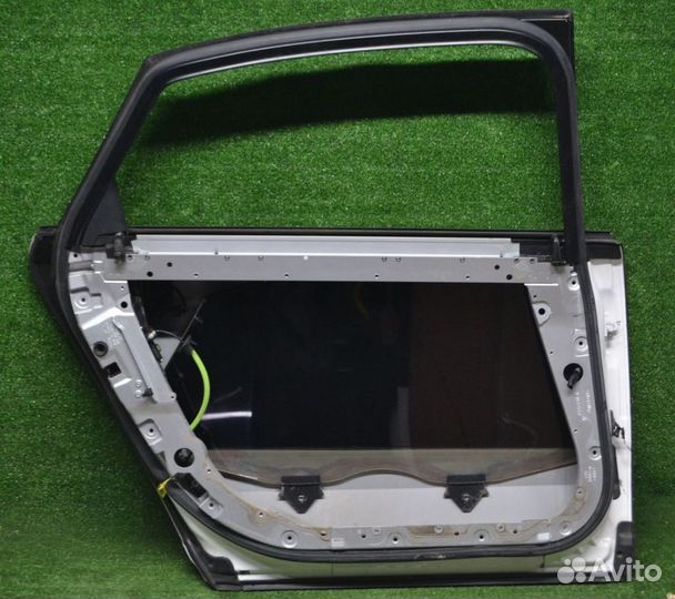 Дверь задняя Audi / VW А8 II голая, лонг