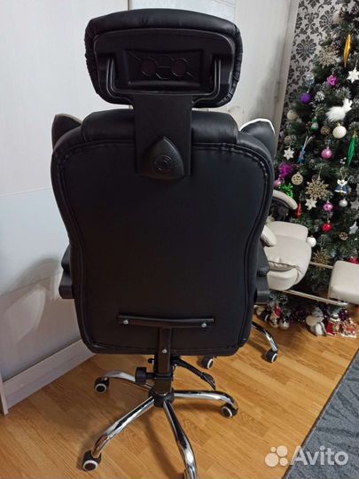 Компьютерные кресла руководителя новые с бесплатно
