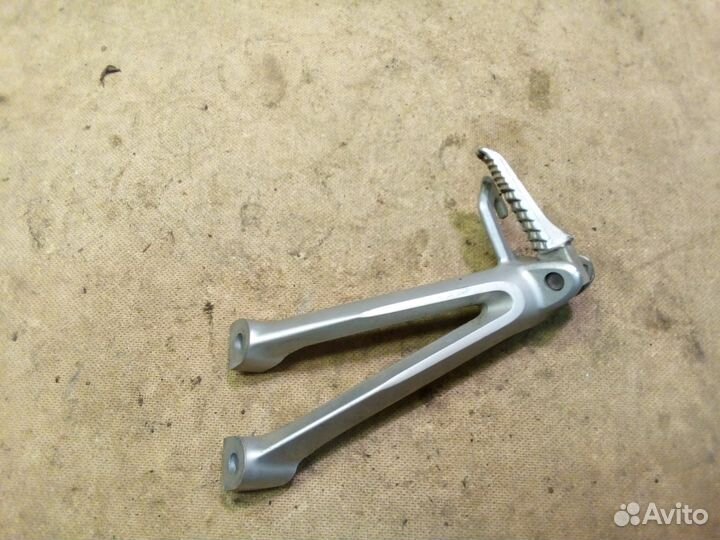 Кронштейн подножки задний suzuki gsx r 600 gsx-r