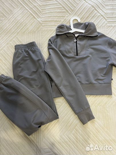 Женский спортивный костюм 42/44