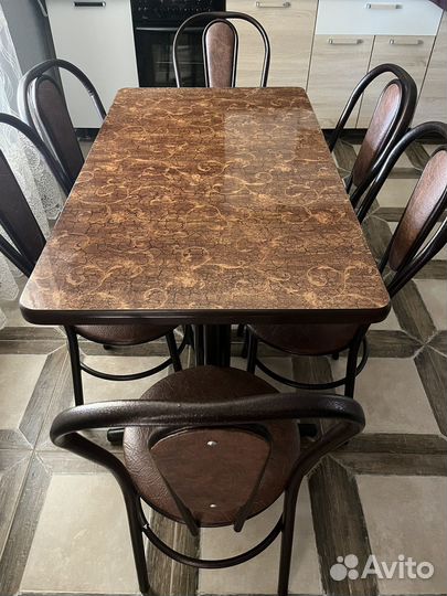 Кухонный стол со стульями комплект
