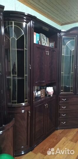 Стенка лакированная