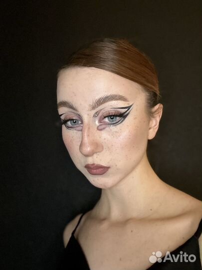 Бровист-визажист