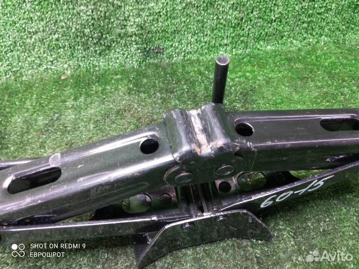 Домкрат Opel Corsa D (2006-2015)