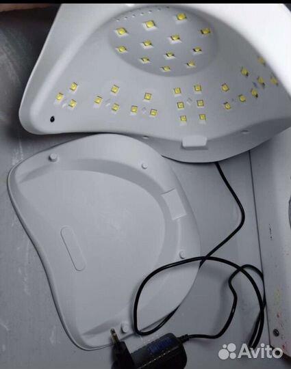 Лампа для сушки ногтей