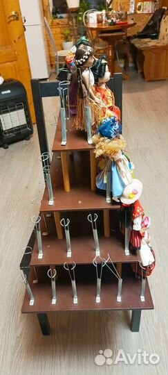 Подиум для коллекционных кукол