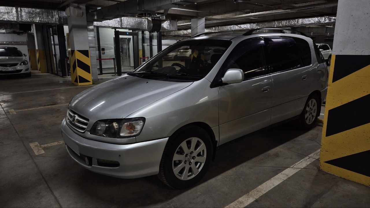 Toyota Ipsum: фото из отзыва