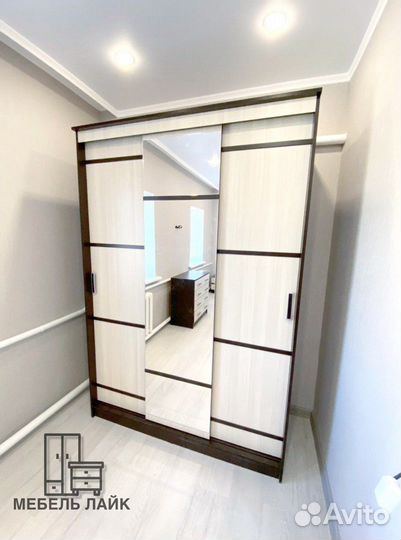 Шкаф с зеркалом