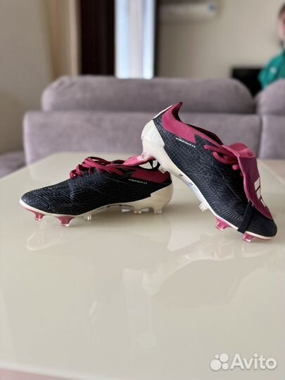 Бутсы футбольные: Adidas Predator 30