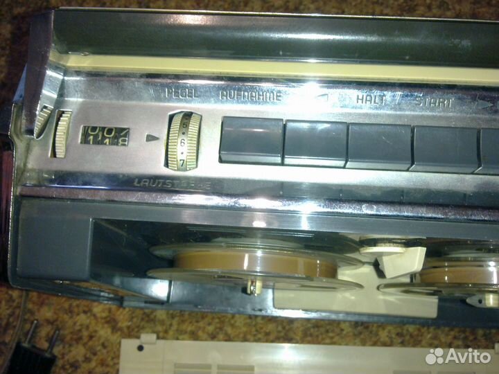 Переносной катушечный магнитофон Grundig TK 6