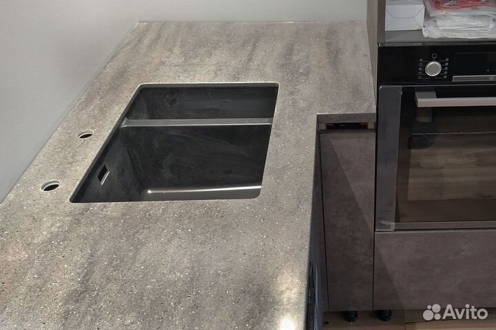 Столешница на кухню из камня м2