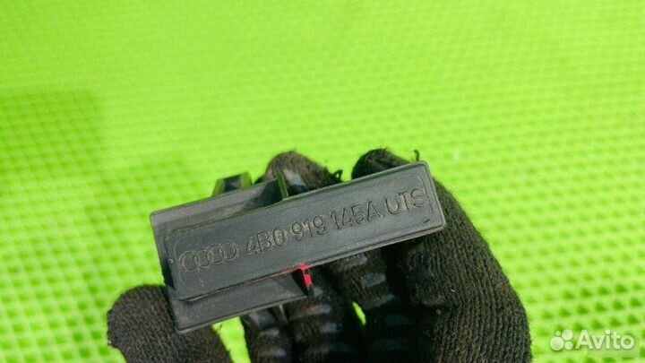 Антенна Audi A8 D3 2002-2010