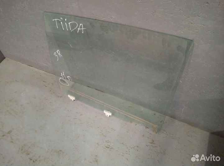 Стекло двери задней правой (седан) Nissan Tiida (2