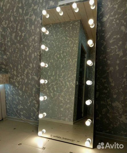 Безрамочное гримерное зеркало