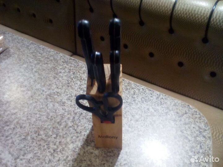 Набор кухонных ножей с подставкой