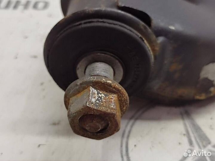 Рычаг передний нижний правый W639 V-class Vito