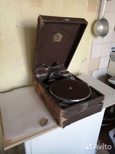 Патефон СССР Коломенский. В ремонт или на запчасти