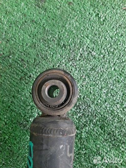 Амортизатор подвески передний правый Toyota Crown