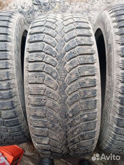 Bridgestone Blizzak Spike-01 225/55 R18