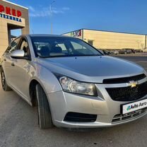 Chevrolet Cruze 1.6 AT, 2011, 236 000 км, с пробегом, цена 575 000 руб.