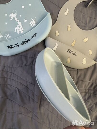 Тарелка секционная на присоске + слюнявчики