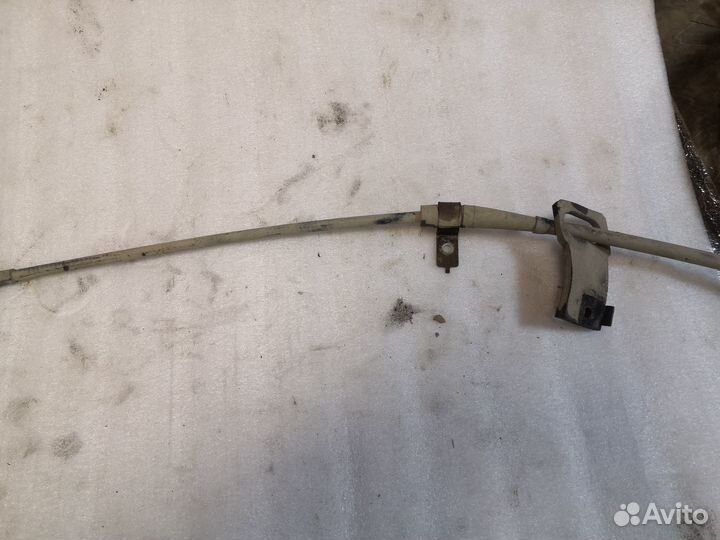 Nissan NP300 Трос ручника