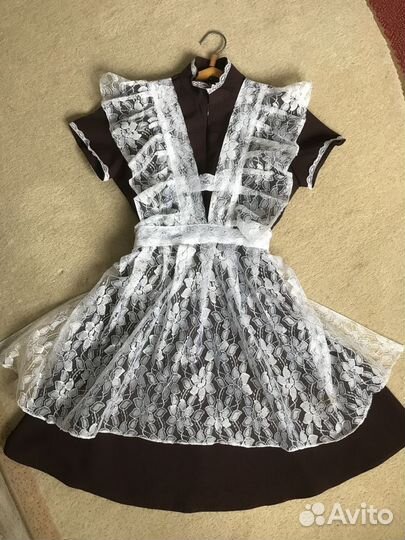 Школьная форма с белым фартуком