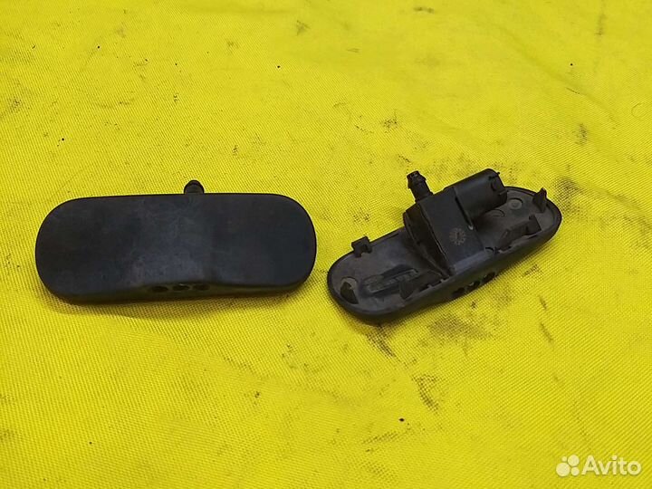 Форсунка омывателя стекла Audi Q3 с подогревом