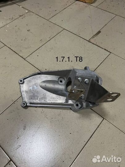 Кронштейн крепления катализатора volvo XC90 T35