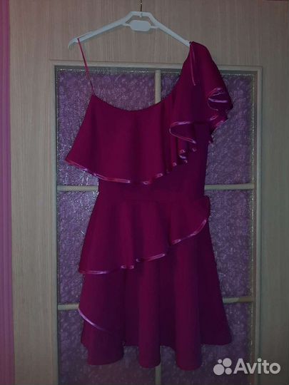Красивые платья р.164 новые