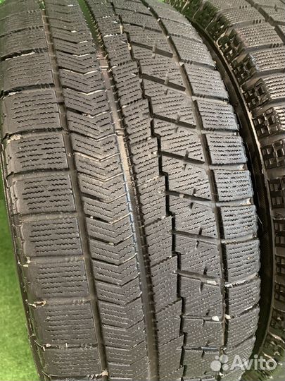 Bridgestone Blizzak VRX 215/55 R17