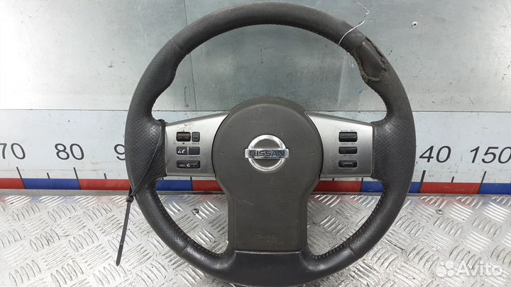 Руль на Nissan Navara D40