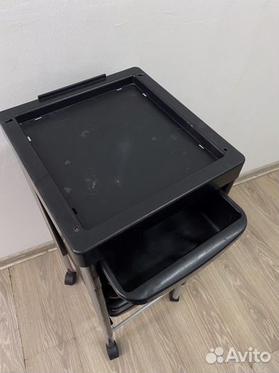 Тележка парикмахерская