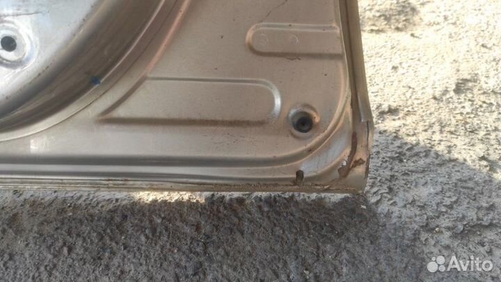 Дверь боковая передняя правая Toyota Avensis T250